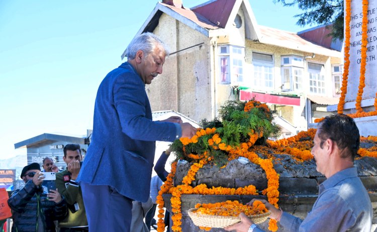 पुष्पांजलि अर्पित कर मनाई लाला लाजपत राय की पुण्यतिथि