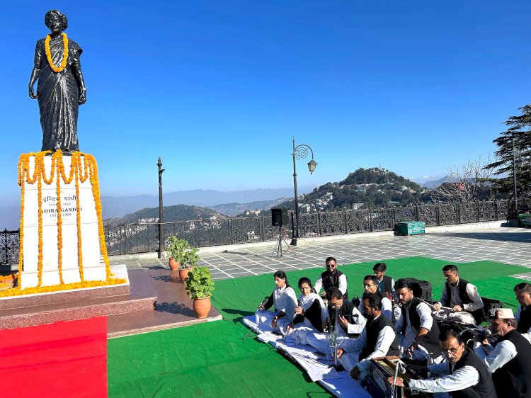 शिक्षा मंत्री ने पूर्व प्रधानमंत्री इंदिरा गांधी की जयंती पर पुष्पांजलि की अर्पित