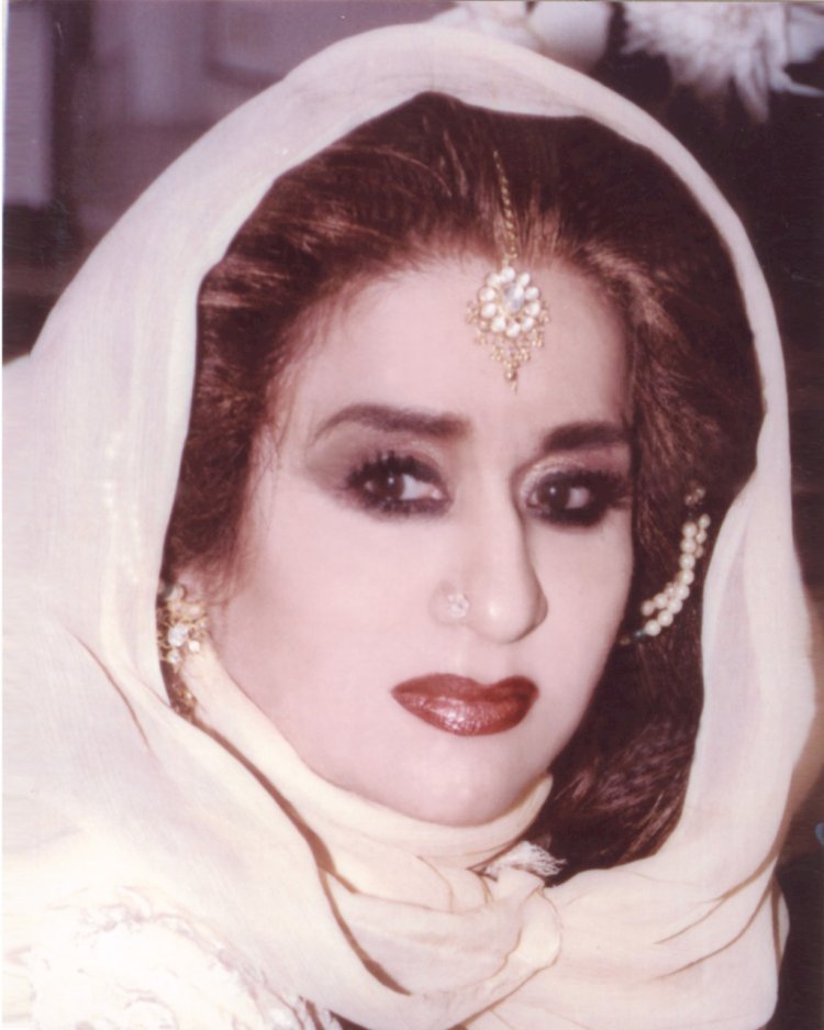 धनिया देता है सुन्दर काया---- शहनाज़ हुसैन