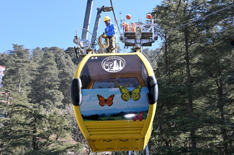 जाखू रोपवे में मॉक ड्रिल का आयोजन, रस्सी के सहारे सुरक्षित निकाले सैलानी