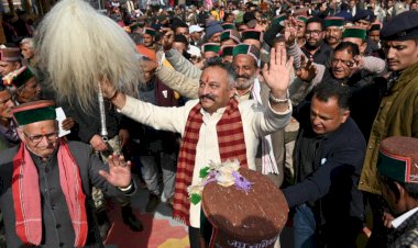 शिक्षा मंत्री ने झडग में आयोजित शांत महायज्ञ में की शिरकत