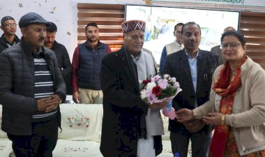 विदेशों में रोजगार के लिए जाने वाले युवाओं के हितों की सुरक्षा सुनिश्चित करेगी राज्य सरकार: प्रो. चंद्र कुमार