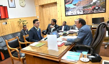 हिमाचल प्रदेश खादी एवं ग्रामोद्योग बोर्ड की बैठक आयोजित, उद्योग मंत्री ने किया विभागीय वेबसाइट का शुभारंभ