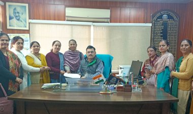 नाहन: तीन माह से लंबित केंद्र का मानदेय तत्काल जारी किया जाए...