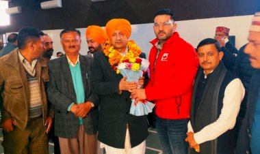 सांसद राज्यसभा एव भाजपा प्रदेश महामंत्री डॉ सिकंदर कुमार ने पांवटा साहिब में वीर बाल दिवस के अवसर पर की शिरकत 