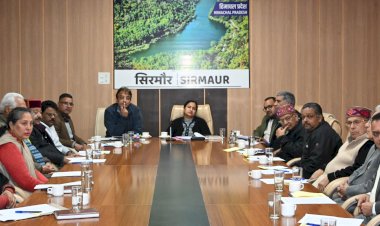 उपायुक्त प्रियंका वर्मा की अध्यक्षता में जिला रेडक्रॉस समिति की बैठक हुई आयोजित