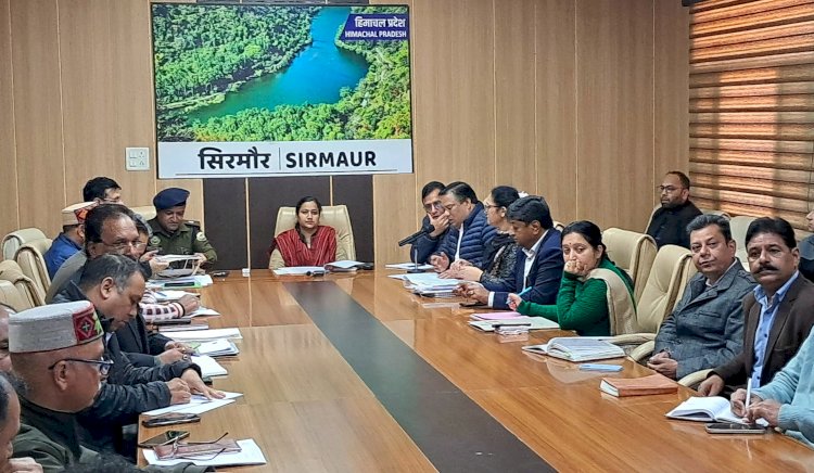 सभी विभाग सर्दी के मौसम की समय रहते आवश्यक तैयारियां करें पूर्ण : उपायुक्त