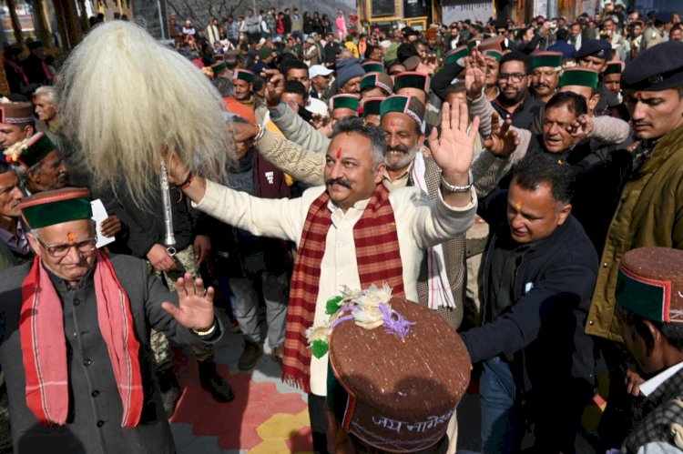 शिक्षा मंत्री ने झडग में आयोजित शांत महायज्ञ में की शिरकत