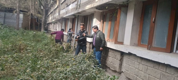 कुल्लू जिला मुख्यालय के सरकारी कार्यालयों में विशेष स्वच्छता अभियान आयोजित