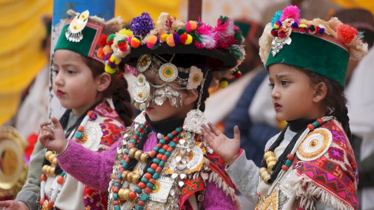 राजस्व मंत्री ने देवी चंडिका राजकीय वरिष्ठ माध्यमिक पाठशाला कोठी के वार्षिक पारितोषिक वितरण समारोह में बतौर मुख्य अतिथि शिरकत की