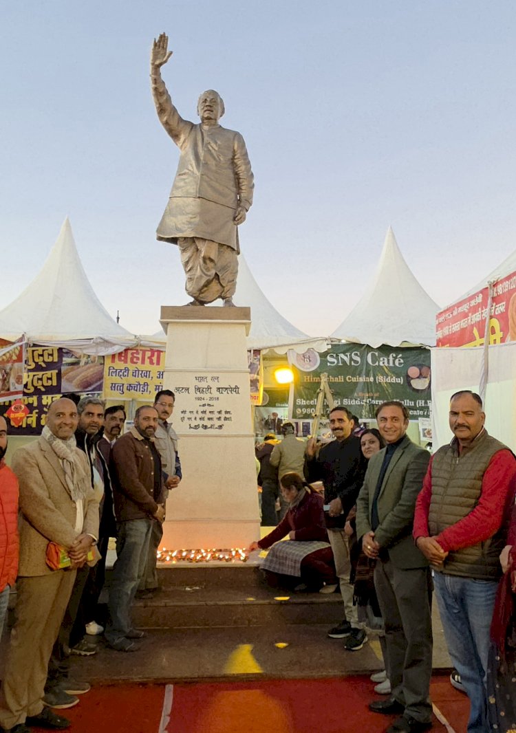 शिमला विधानसभा में अटल बिहारी वाजपेयी को दीप प्रज्वलन कर दी श्रद्धांजलि