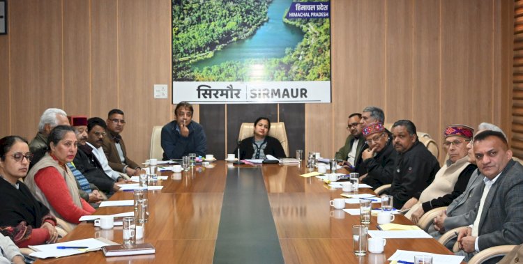 उपायुक्त प्रियंका वर्मा की अध्यक्षता में जिला रेडक्रॉस समिति की बैठक हुई आयोजित