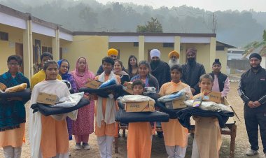 नाहन : दशमेश रोटी बैंक ने कड़काती ठंड में जरूरतमंदों को बांटे गर्म कम्बल व कपड़े
