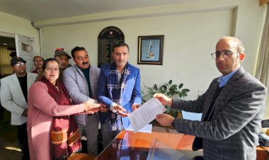 चेतन सिंह बरागटा के नेतृत्व में सेब उत्पादकों का शिमला में जोरदार प्रदर्शन