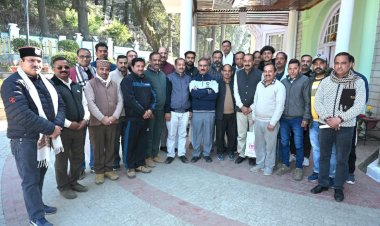 मुख्यमंत्री से नादौन विधानसभा क्षेत्र के बड़ा और फस्टे ग्राम पंचायत के प्रतिनिधिमंडल ने की भेंट