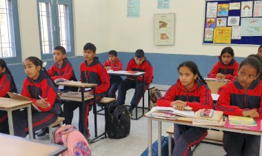 सफलता की कहानी.....घुमारवीं के चुवाड़ी उच्च विद्यालय में बच्चों को अंग्रेजी माध्यम से मिल रही शिक्षा स्मार्ट क्लासरूम, इंटरनेट, पुस्तकालय, कंप्यूटर लैब जैसी आधुनिक सुविधाओं से सुसज्जित है विद्यालय