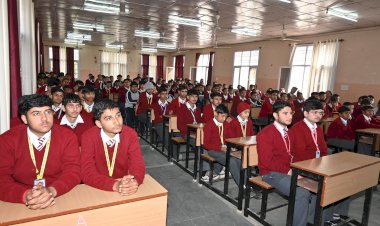 स्कूल एडॉप्शन कार्यक्रम के तहत गोद लिए पीएम श्री छात्र स्कूल बिलासपुर का उपायुक्त ने किया दौरा