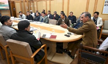 मुख्यमंत्री ने ऊर्जा क्षेत्र में निर्माणाधीन परियोजनाओं की समीक्षा की