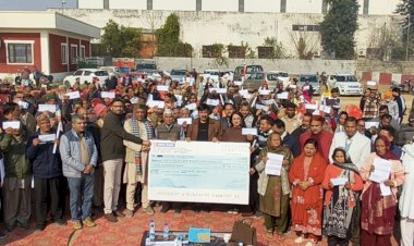 विधायक विवेक शर्मा ने 90 आपदा प्रभावित परिवारों को वितरित किए 65 लाख के चैक