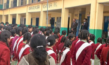 अपना विद्यालय कार्यक्रम के तहत एडीसी ने घाघस स्कूल का किया दौरा