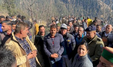 नाहन:तलांगना अग्निकांड डीसी ने जायजा लिया, 4 घर ध्वस्त, अंतरिम राहत राशि जारी