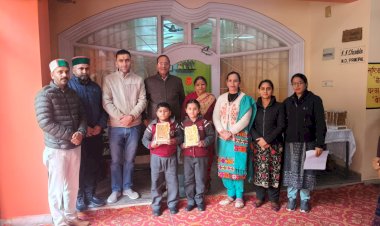 एवीएन में 85 विद्यार्थियों को मिला सम्मान ,अपनी अपनी कक्षाओं में अव्वल रहने पर मिली शाबाशी