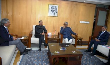 मुख्यमंत्री ने केंद्रीय पर्यावरण, वन एवं जलवायु परिवर्तन मंत्री से भेंट की