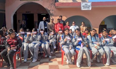 नाहन: सर्वाइकल कैंसर की रोकथाम के लिए 502 बालिकाओं को एचपीवी टीका लगाया,रोटरी क्लब सिरमौर हिल्स की पहल..