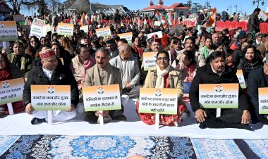 कांग्रेस नेताओं ने मनरेगा का नाम बदलने के खि़लाफ़ रखा दो घंटे का उपवास