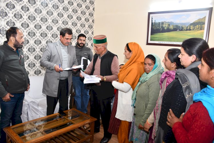 जनता तक विकास के लाभ पहुंचाने के लिए योजनाओं को समय पर पूर्ण किया जाना आवश्यक- संजय अवस्थी