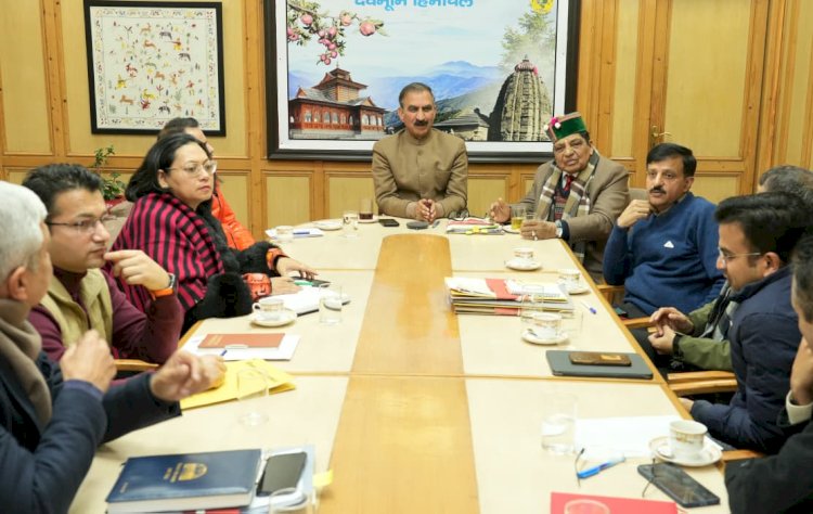 मुख्यमंत्री ने स्वास्थ्य सेवाओं में ऑनलाइन सुविधाओं का समावेश करने के निर्देश दिए