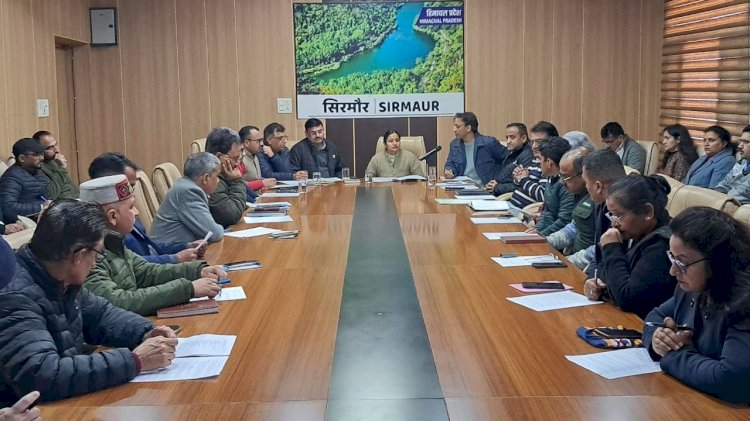 नाहन : ज़िला स्तरीय गणतंत्र दिवस की तैयारियों को लेकर बैठक आयोजित