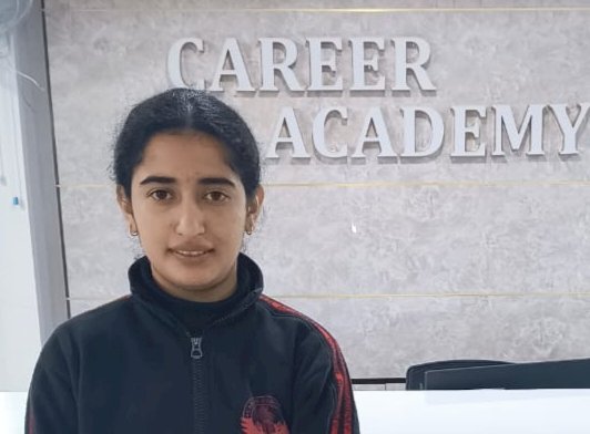 नाहन: करियर अकादमी की छात्रा अपूर्वा का चयन नेशनल फुटबॉल टीम में..