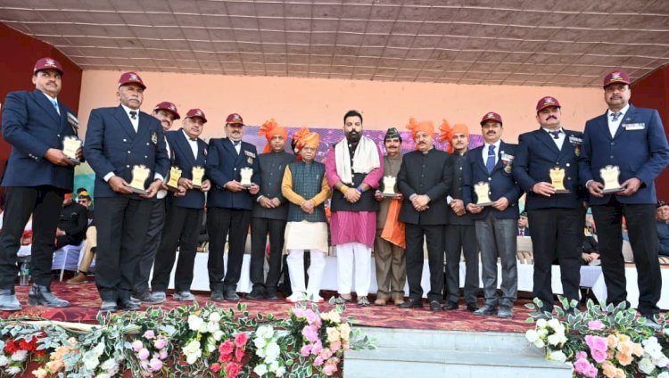 पूर्व सैनिकों का अनुशासन, नेतृत्व क्षमता और सेवाभाव समाज के लिए आदर्श: राज्यपाल