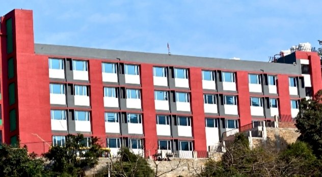 करियर अकादमी नाहन के होनहारों ने बोर्ड छात्रवृत्ति में बनाई जगह