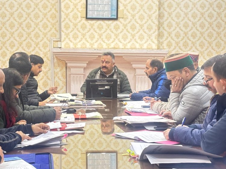 शिक्षा मंत्री ने शिक्षा विभाग की समीक्षा बैठक की अध्यक्षता की