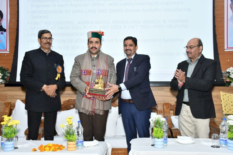 सड़क निर्माण के साथ-साथ यात्रियों की सुरक्षा सर्वोपरि :  विक्रमादित्य सिंह