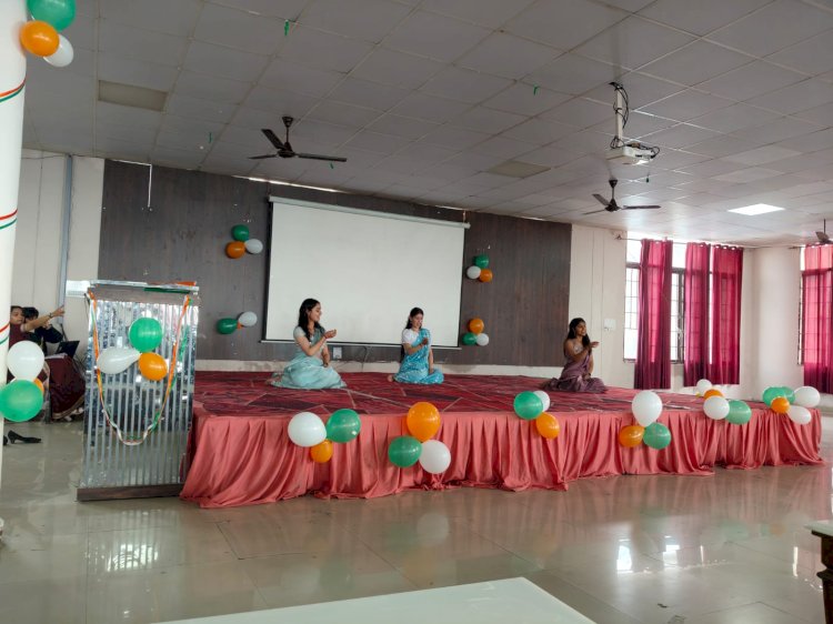 नाहन : हिमाचल प्रदेश विधि महाविद्यालय ने कारगिल युद्ध के शहीदों और संविधान पर एक विशेष कार्यक्रम का आयोजन