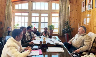 शिक्षा मंत्री ने विकास एवं अवसंरचना परियोजनाओं की समीक्षा की. लंबित कार्यों में तेजी लाने के दिए निर्देश