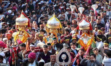 वाद्य यंत्रों की अलौकिक ध्वनियाँ, मंडी में देव समागम करवा रहा है दिव्य अहसास