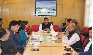 नशा तस्करों पर कड़ी नजर, अवैध कब्जों पर भी हो रही कार्रवाई: उपायुक्त