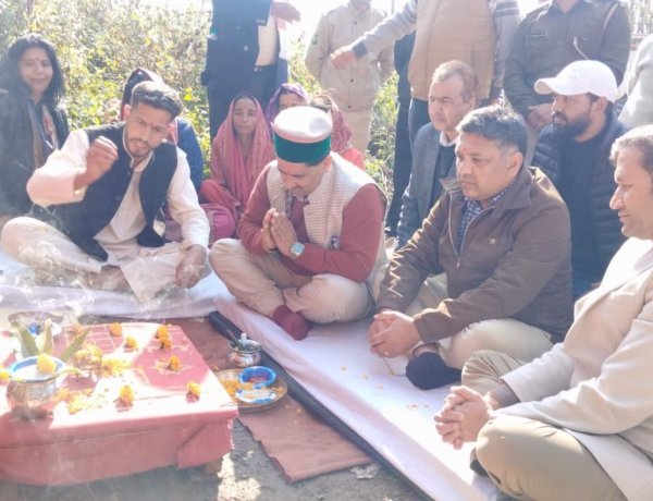 ग्रामीण क्षेत्रों में मूलभूत सुविधायें और समग्र विकास सुनिश्चित करना सरकार की प्राथमिकता: केवल सिंह पठानिया