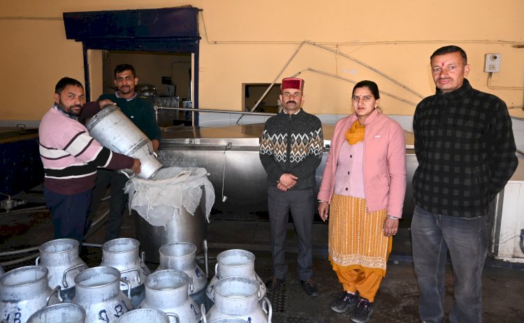 नाहन : दुग्ध समर्थन मूल्य से पशुपालकों की आर्थिक स्थिति हुई सुदृढ़