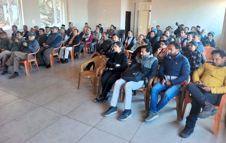 वन अधिकारों की जानकारी देने के लिए शोघी पंचायत में आयोजित किया जागरूकता कार्यक्रम