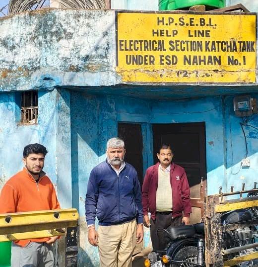 नाहन : बुनियादी सुविधाओं के अभाव पर तकनीकी कर्मचारियों ने दिखाई नाराजगी, विभाग को अल्टीमेटम