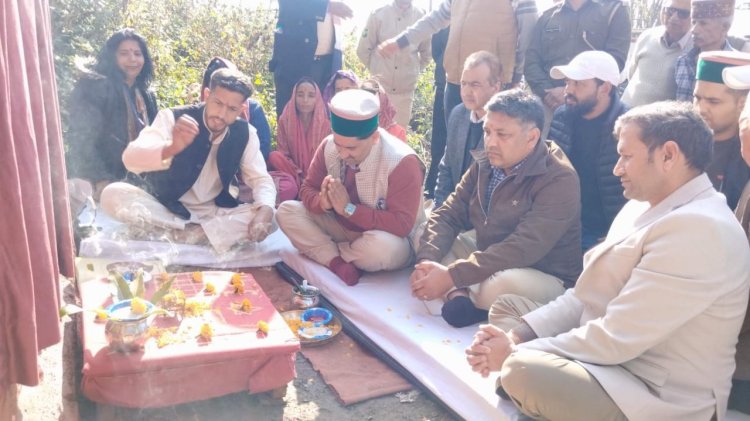 ग्रामीण क्षेत्रों में मूलभूत सुविधायें और समग्र विकास सुनिश्चित करना सरकार की प्राथमिकता: केवल सिंह पठानिया