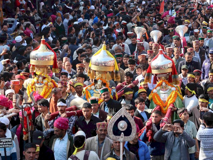 वाद्य यंत्रों की अलौकिक ध्वनियाँ, मंडी में देव समागम करवा रहा है दिव्य अहसास