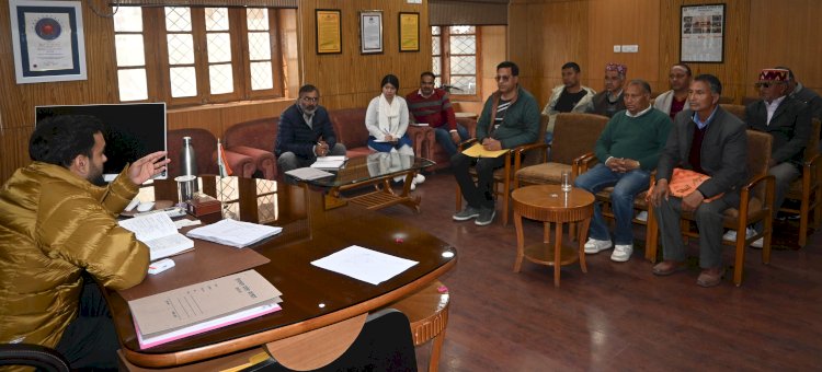 ब्रान-मोहिला सड़क को लेकर उपायुक्त से मिला प्रतिनिधिमंडल