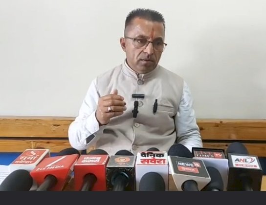 नाहन: सोशल मीडिया पर नीजि स्वार्थ के वीडियो वायरल करना खतरनाक,बिलासपुर मामले में एफआईआर दर्ज होगी सिरमौर में : नाथूराम चौहान