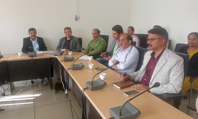 आरकेजीएमसी की एंटी रैगिंग कमेटी ने की रैगिंग रोधी प्रबंधों की समीक्षा